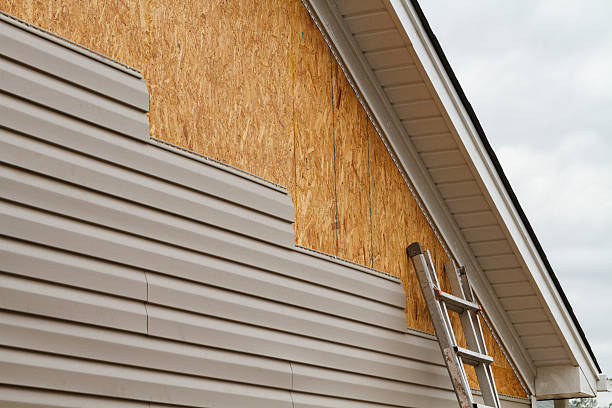 24/7 Emergency Vinyl Siding experts in Freeburg, PA